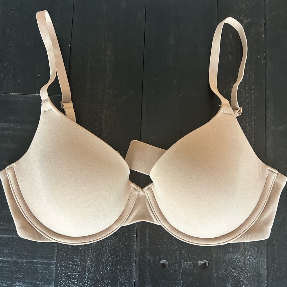 Skims fits everybody T Shirt bra 32C